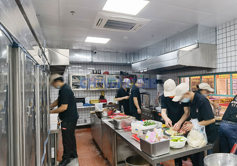 双门洞18号小韩料连锁店厨房